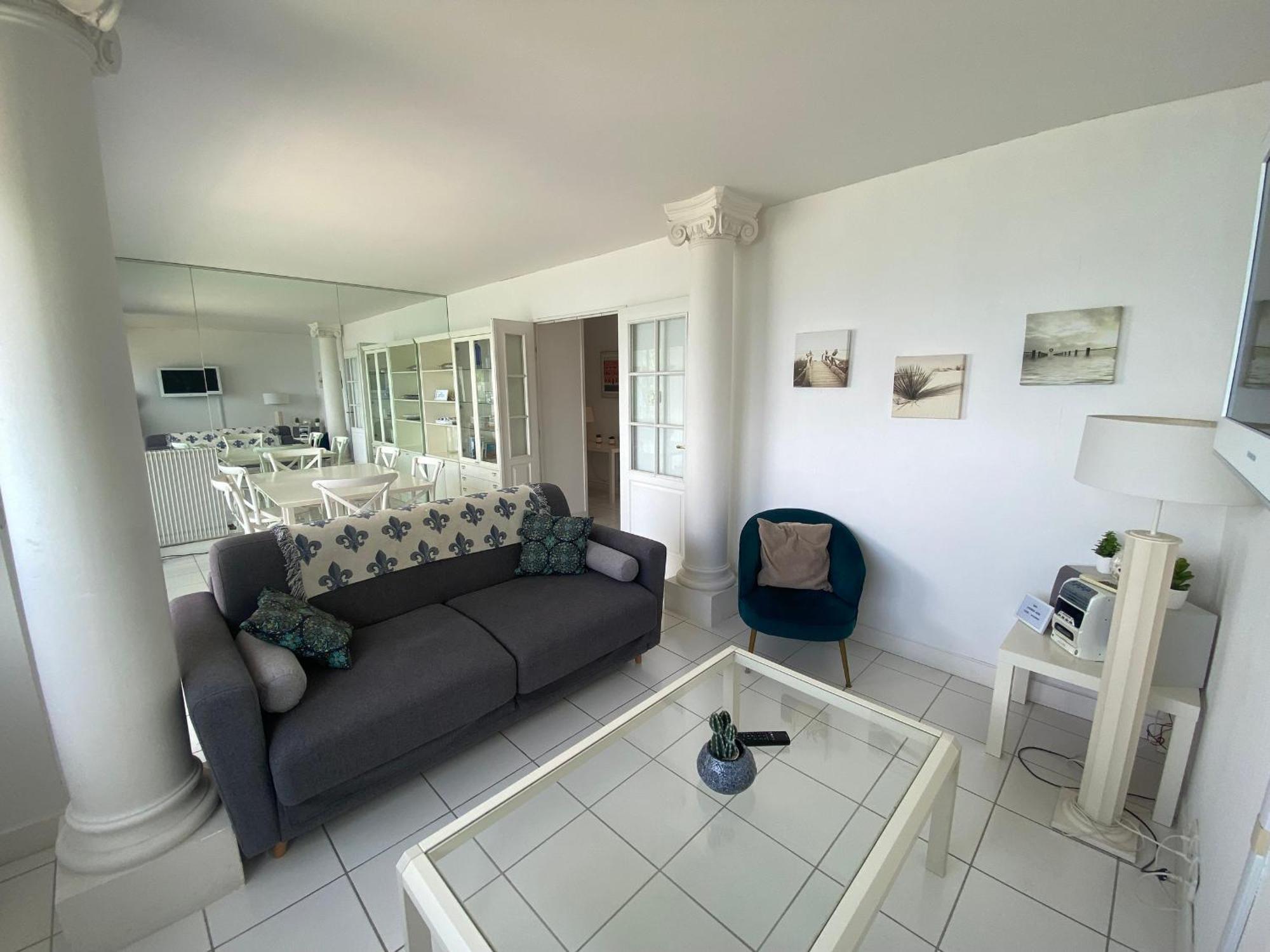 Apartment T3, Vue Panoramique, Et Parking, Quartier Pereire A - Fr-1-374-23 *